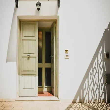 Miro Lecce
