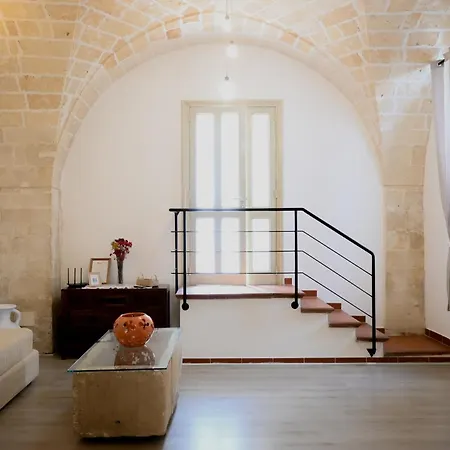 Miro Lecce
