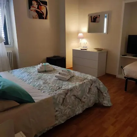 Couette-café Miro 4*