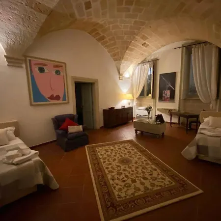 Couette-café Miro 4*