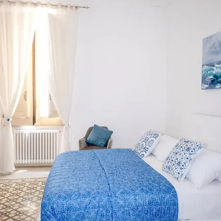 Miro Couette-café 4*