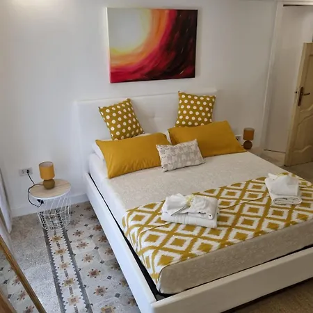 Couette-café Miro 4*