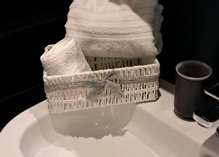 לינה וארוחת בוקר Miro לצ'ה